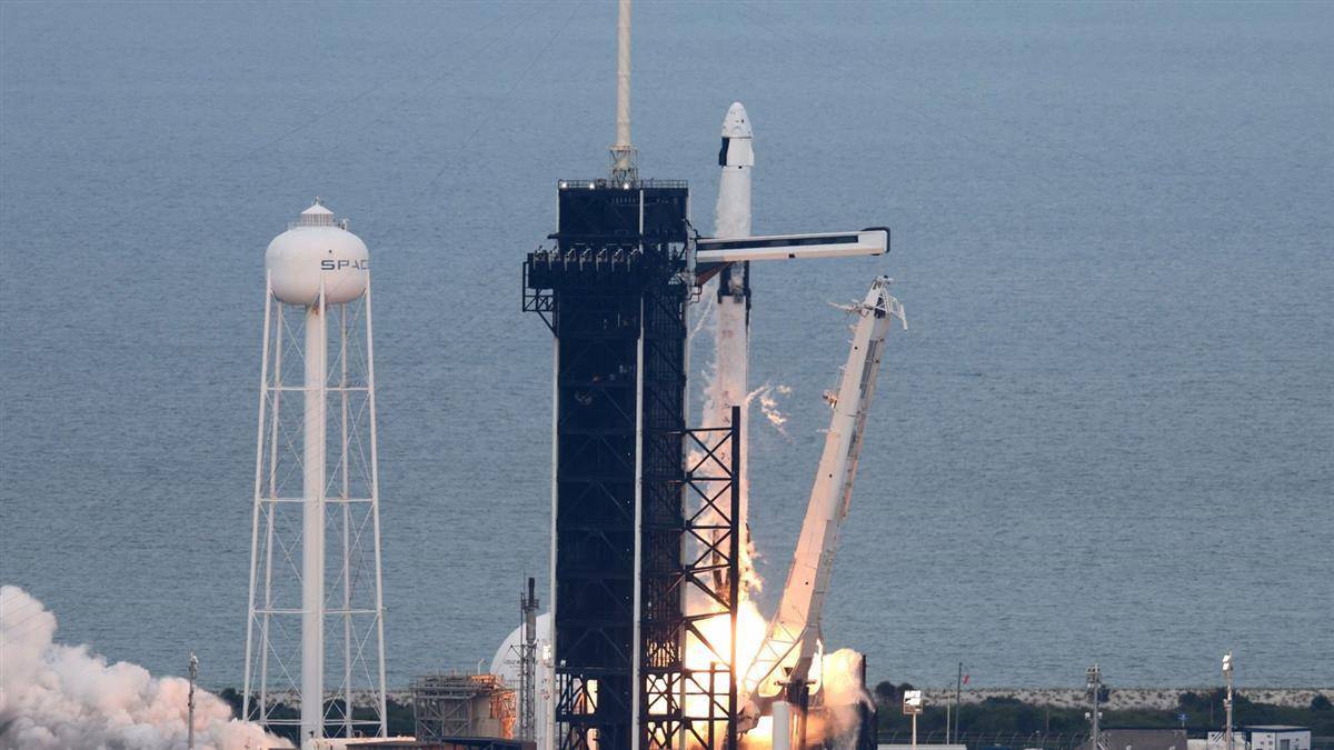 SpaceX最新发射揭示宇宙探索新里程碑